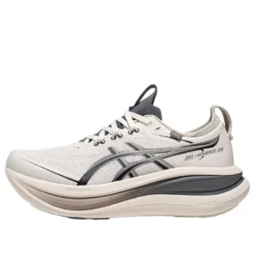 Gel-Nimbus 28 Go “Cream Cement Grey”