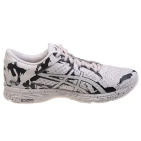 Gel-Noosa Tri “Off White Black”